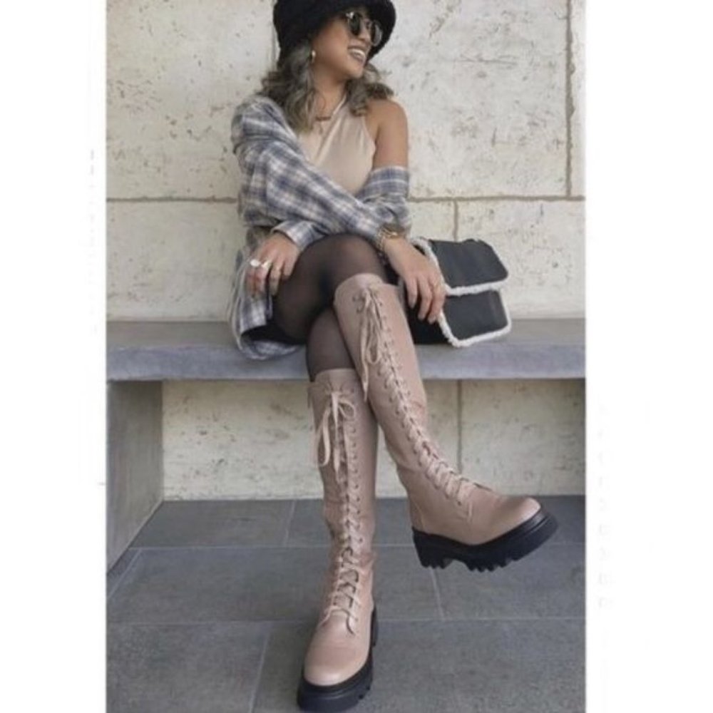 !! NEW !! Knee High Lack Up Combat Boots with Side Zip in Taupe - Picture 5 of 8